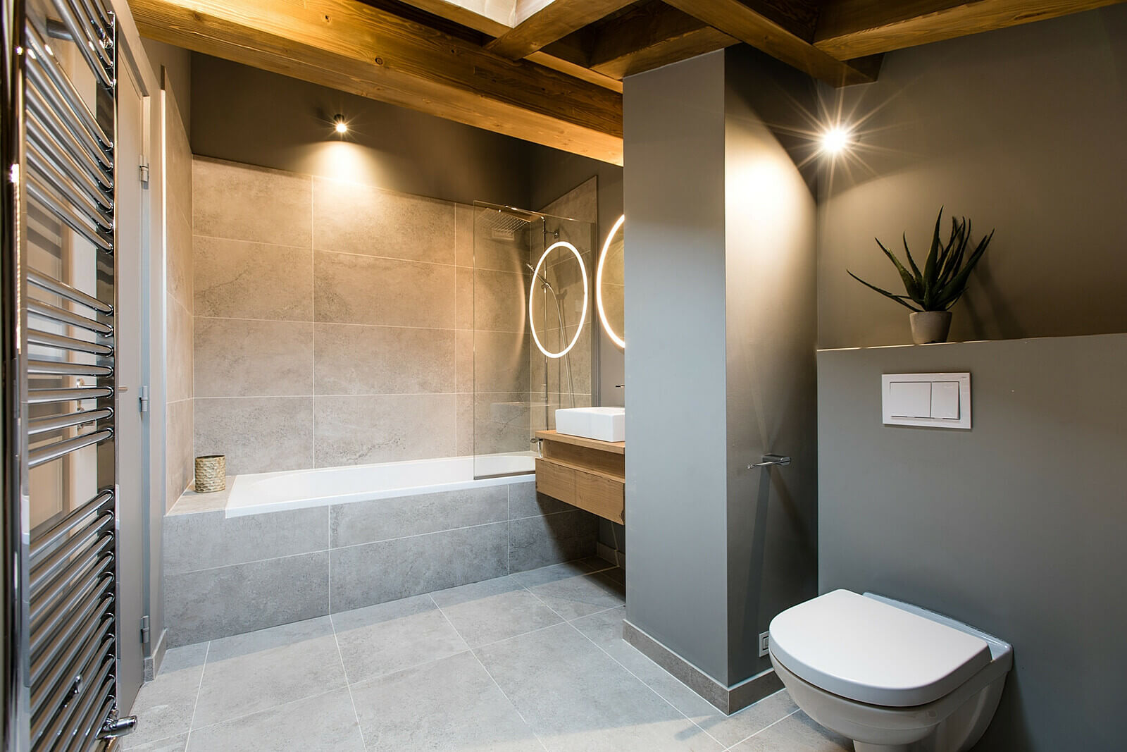 Ensuite bathroom to Bedroom 1